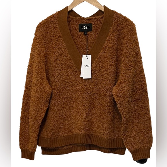 NWT UGG  Deeann Cloudfluff V-Neck Sweater SZ L - Picture 1 of 3